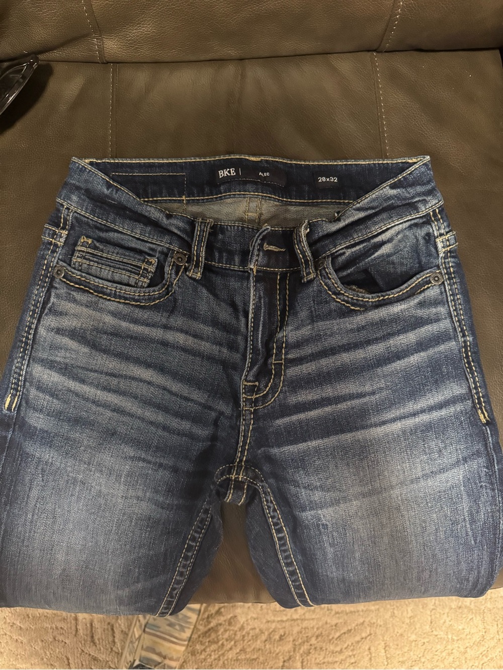 BKE Men’s Distressed Medium Blue Straight Jeans